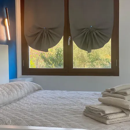 Oda ve Kahvaltı Casa Vacanze Alba Loceri