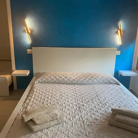 Casa Vacanze Alba Oda ve Kahvaltı Loceri